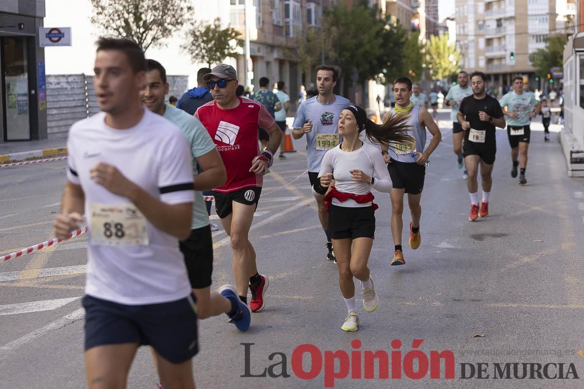 Carrera '10K Assota por ti' en Caravaca (salida y giro primera vuelta)