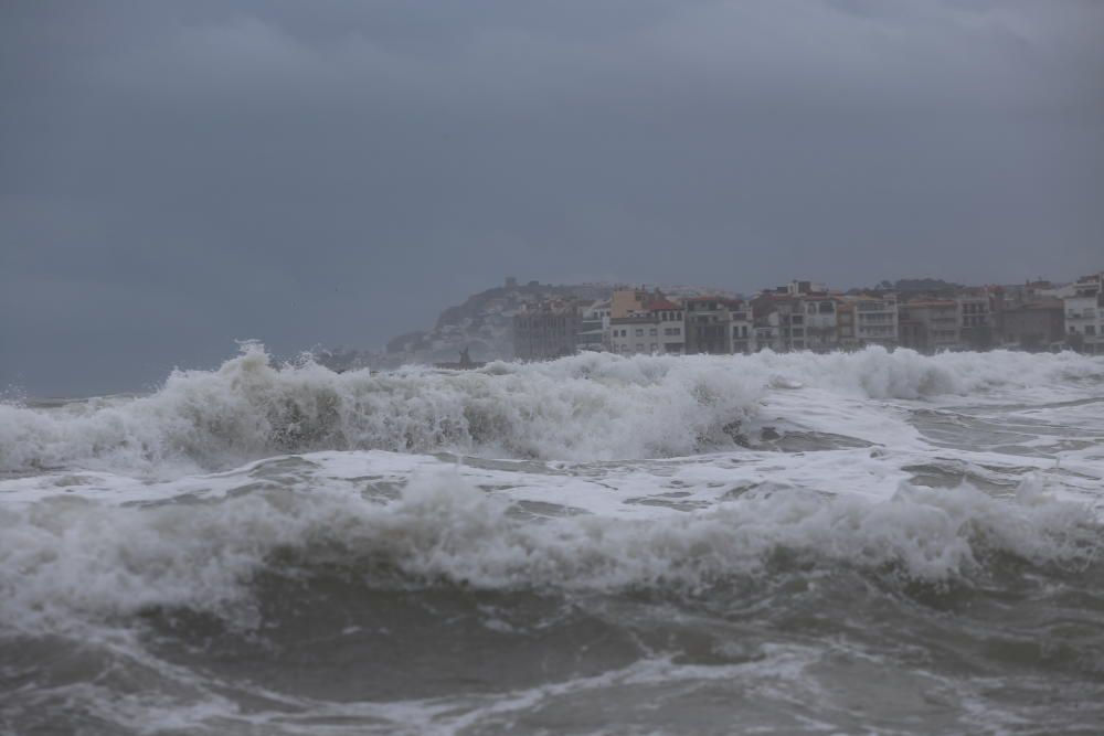 Imatges de la llevantada a la Costa Brava