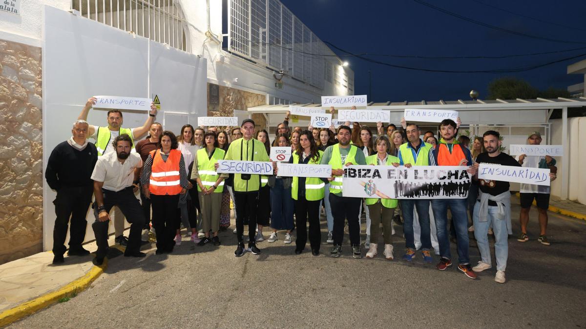 Funcionarios de la prisión, durante una protesta