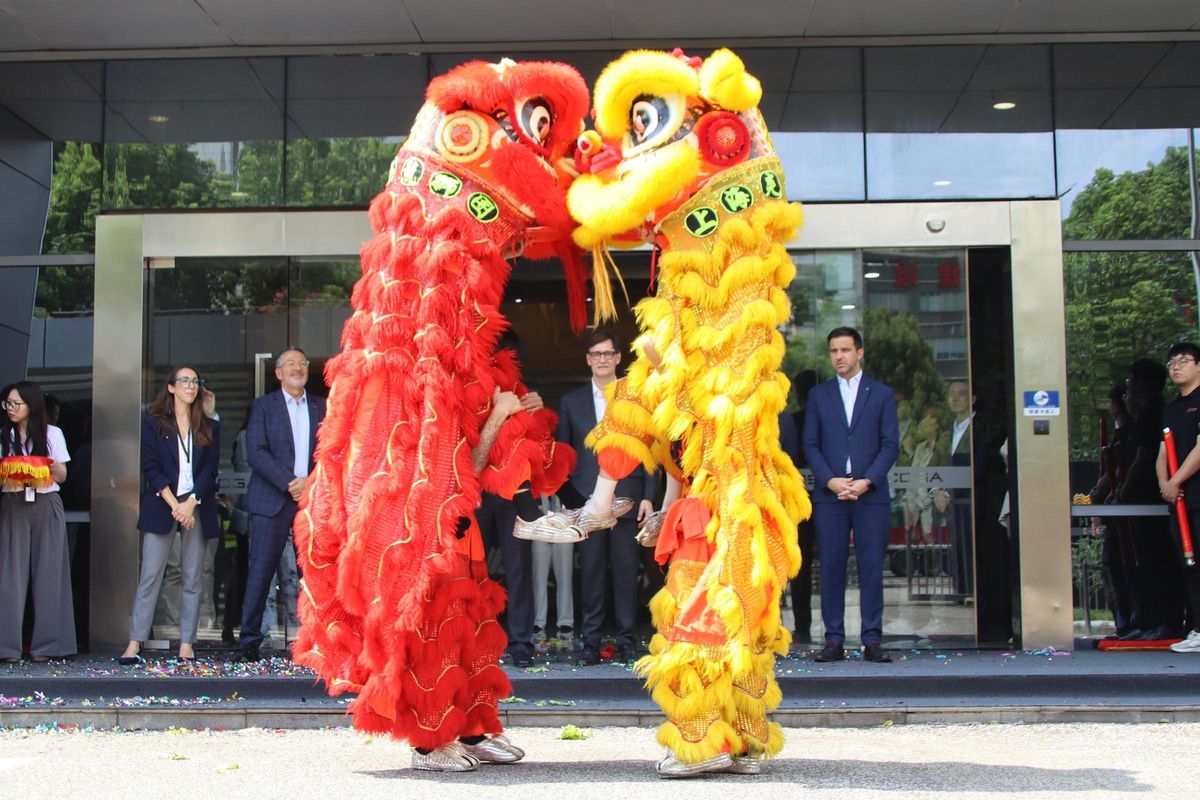 Illa comienza su último día en China con una agenda centrada en el sector de la automoción