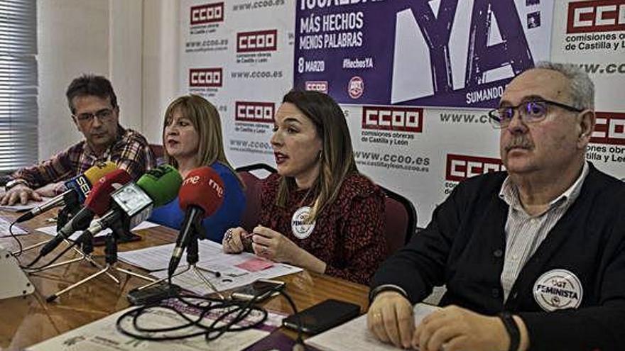 Manuel Prieto, Trinidad Acebes, Lara Sánchez y Ángel del Carmen durante la rueda de prensa.