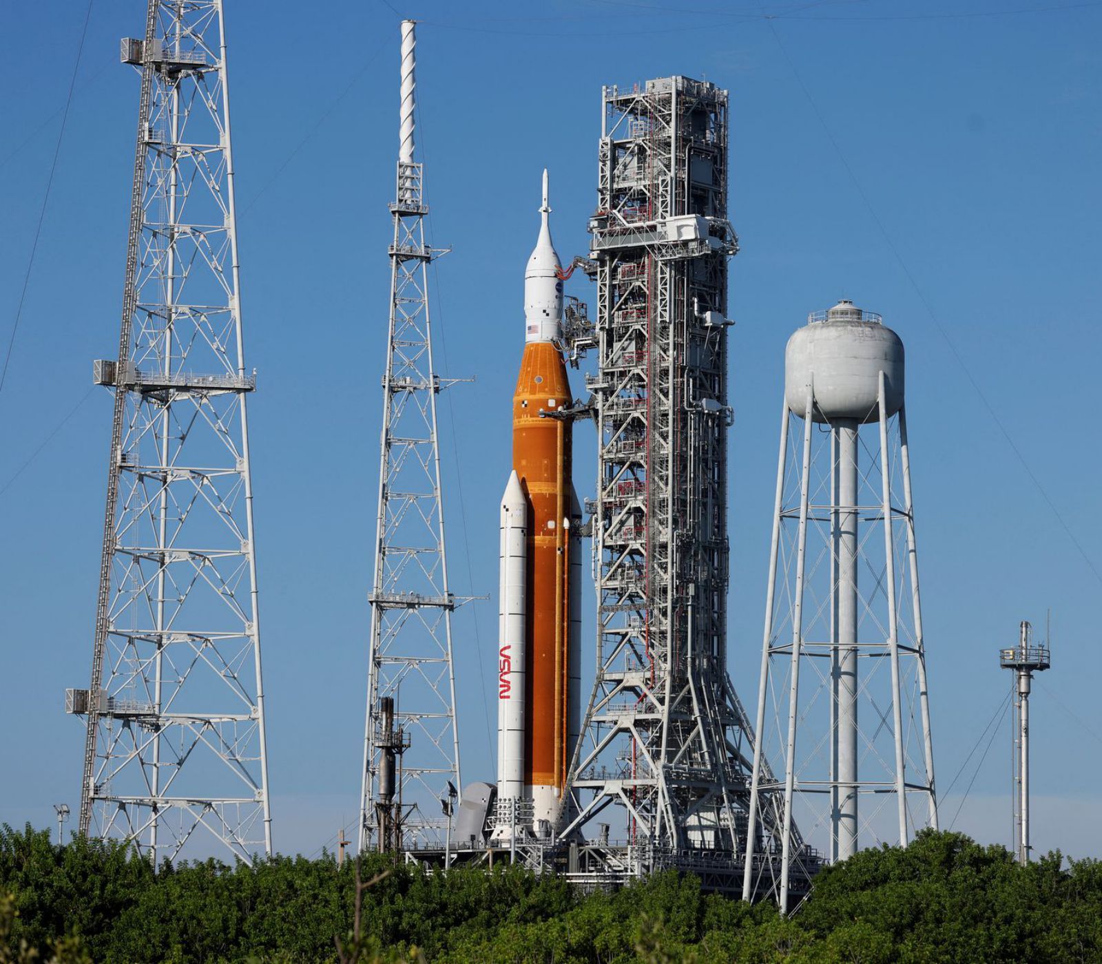 El cohete, listo ya para su despegue en la base de la NASA en Florida. 