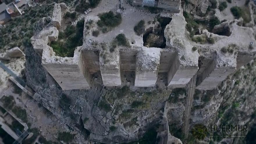 Un vídeo muestra desde el aire el estado del Castillo de Monteagudo