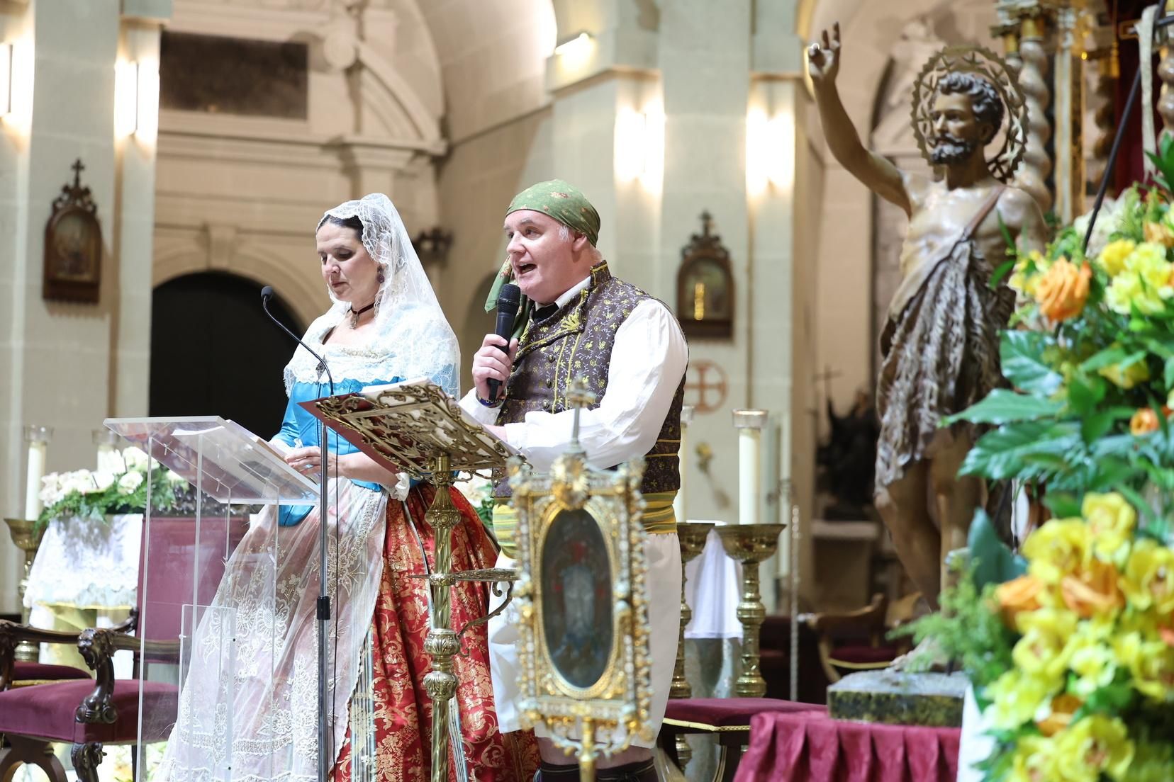 Berta y la corte completan la Ofrenda de Alicante