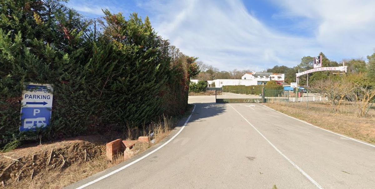 Laparcament i el prostíbul de Medinyà.