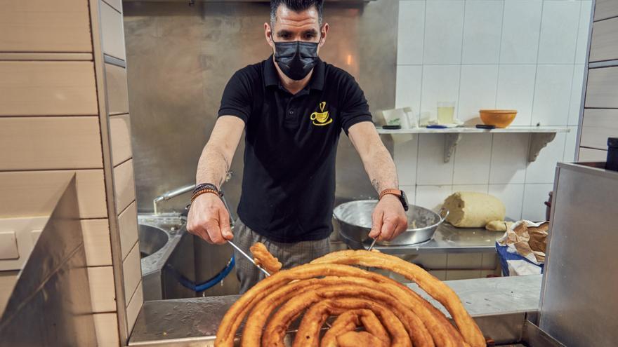 Churros y tostadas por doquier en el Casar de Cáceres