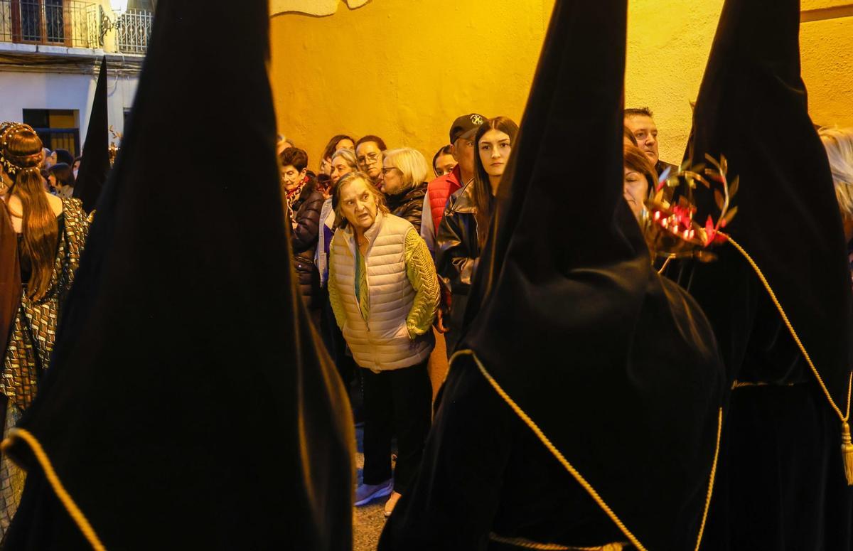 El Cabanyal vive con solemnidad el Miércoles Santo del Prendimiento y la Lanzada