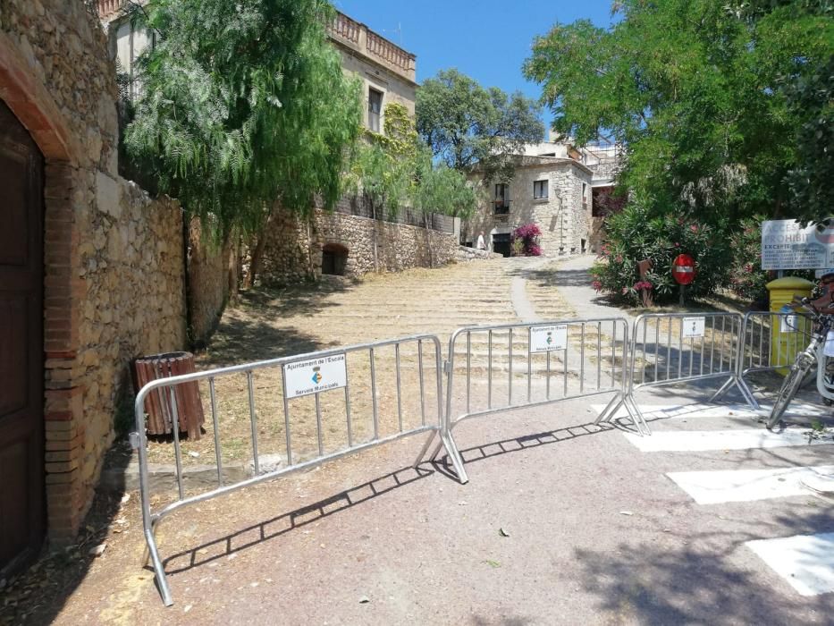 Tanquen l''accés a Sant Martí d''Empúries pel casament d''un magnat dels EUA