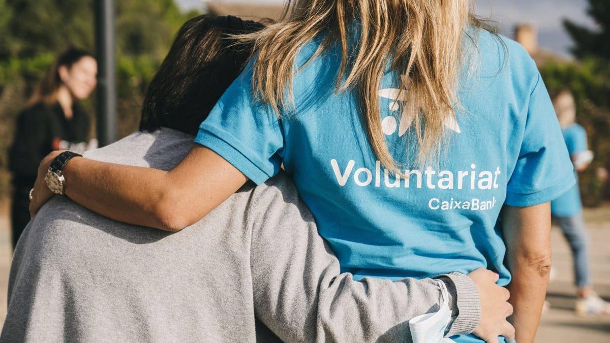 Caixabank Girona | 400人以上のジローナの人々がCaixabankボランティアのソーシャル月に参加しています