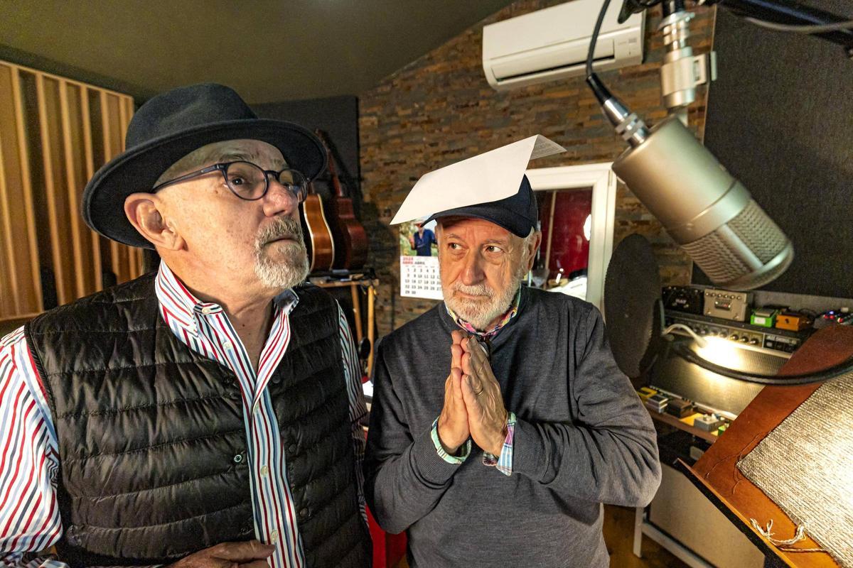 Luis Arboledas y Llàtzer Méndez, en el estudio de grabación de Antoni Noguera