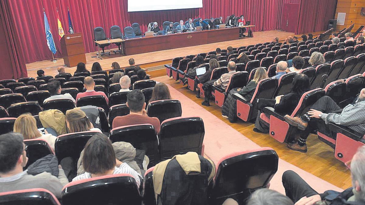Reunión del claustro de la UDC.