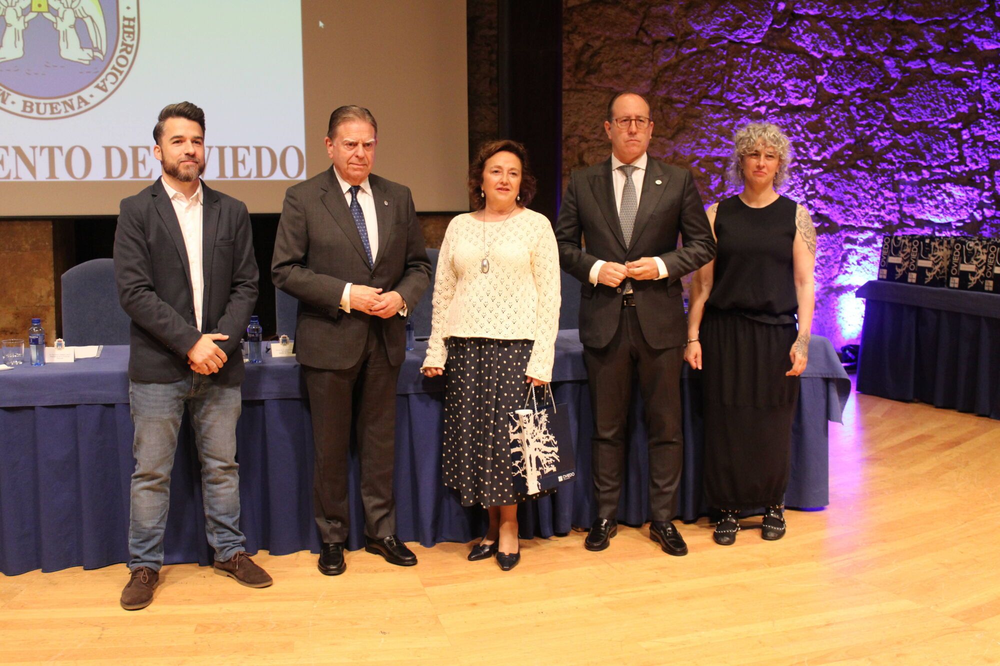 Acto institucional Santa Rita Hora: 11:00 Lugar: Oviedo, Sala de Cámara del Auditorio Príncipe Felipe Descripción: Homenaje a los trabajadores municipales jubilados y a quienes cumplen 25 y 40 años de servicio en el Ayuntamiento.