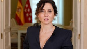 Ayuso defiende su gestión en las residencias durante la pandemia: Madrid fue la primera en proteger a nuestros mayores