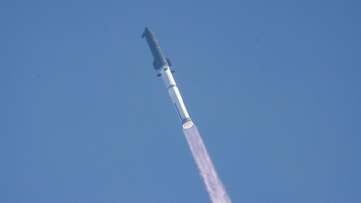Fotografía de archivo del lanzamiento Starship V3 de SpaceX.