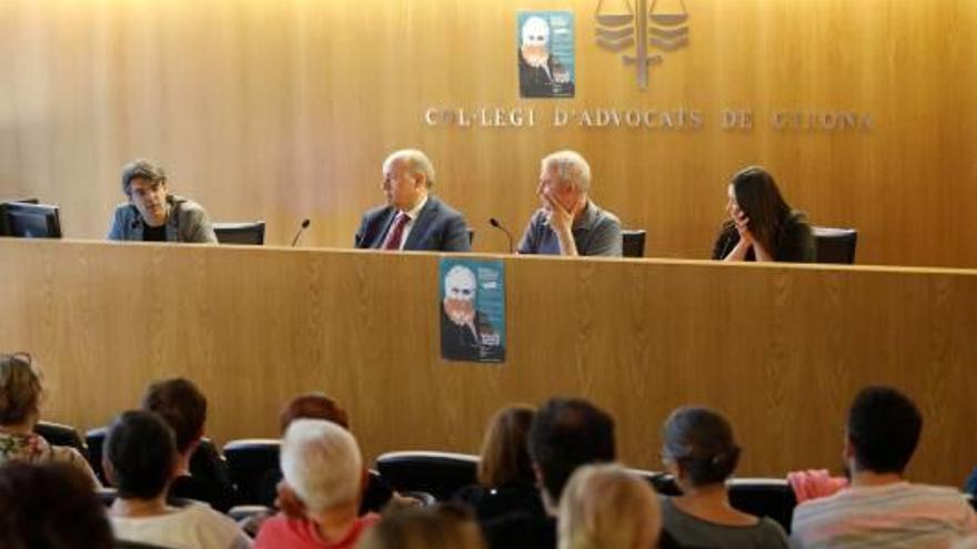 Debat sobre terrorisme dins  del memorial Sebastià Salellas