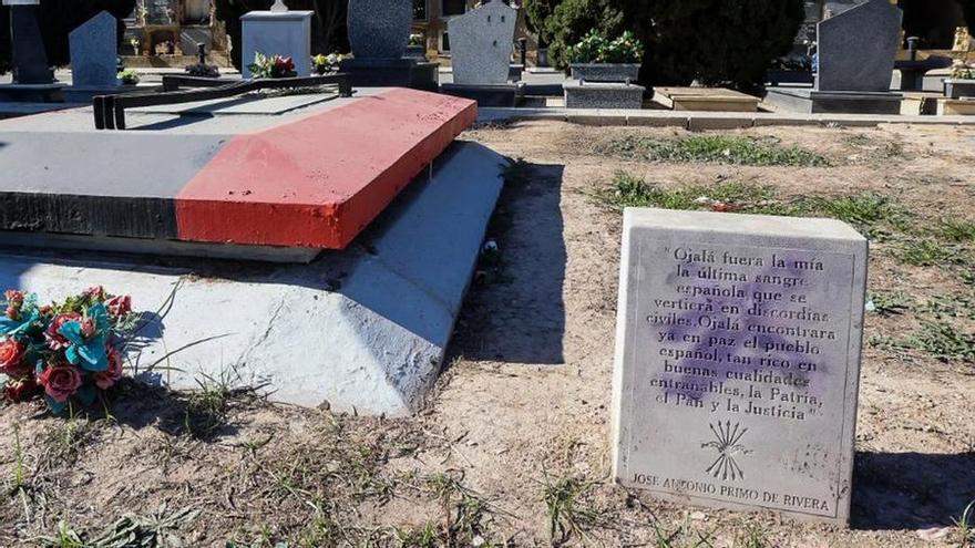 Primo El homenaje a José Antonio Primo de Rivera en el Cementerio de Alicante.