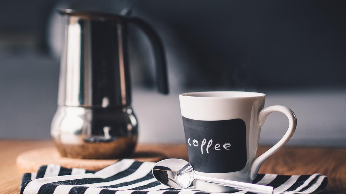 Una taza de café en una imagen de archivo