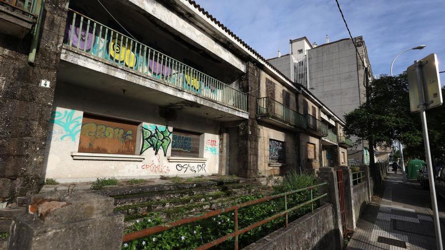 Chalés abandonados de Defensa pendientes de demolición.