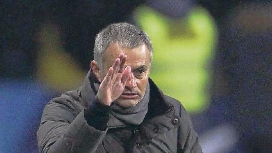 Un gesto de Mourinho en un partido con el Madrid.