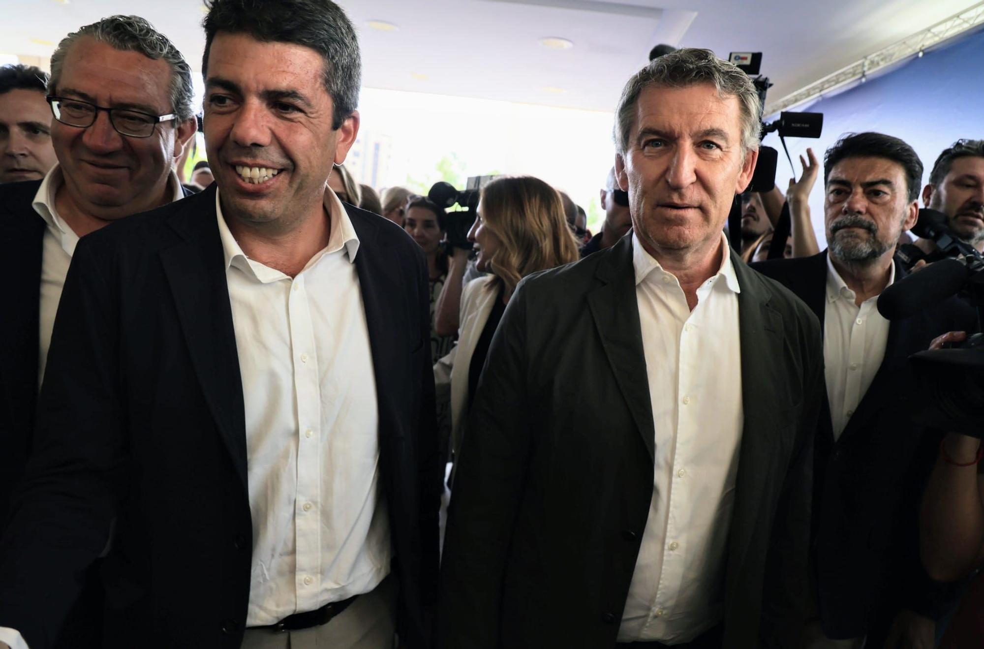 Así han llegado Feijóo y Mazón a la comida con militantes del PP en Alicante