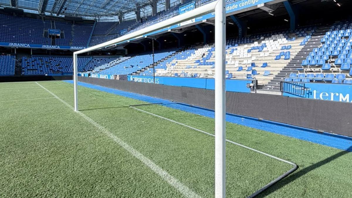Un aficionado del Deportivo justifica por qué se llevó un asiento de Riazor: "No está bien lo que hice, pero tiene un valor emocional enorme"