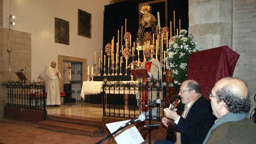 Una misa solemne abre en Santiago el 450 aniversario de la Soledad