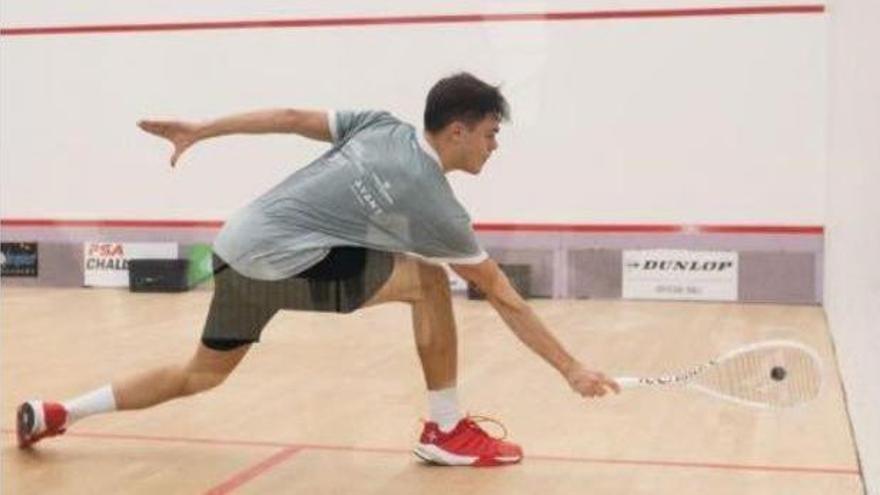 Ernesto Revert, en pleno esfuerzo en la pista.