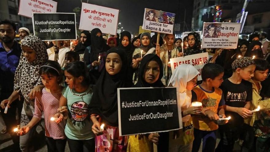 Un tribunal de la India condena a muerte a dos acusados de violar a una niña de siete años
