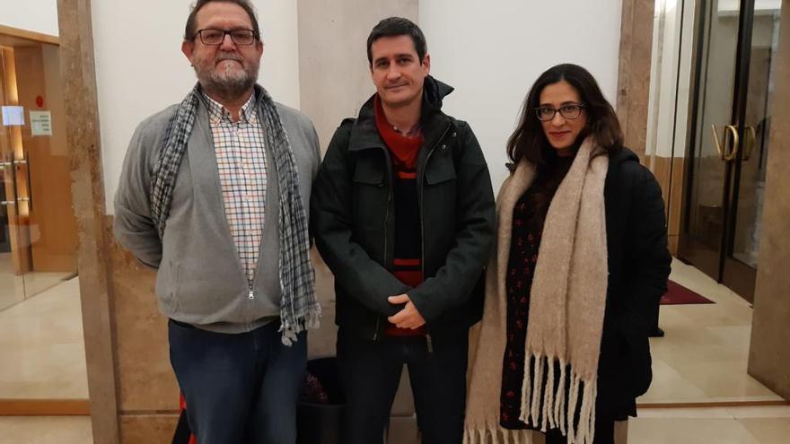 Emili Marmaneu, el neurólogo Juan Vázquez y Raquel Amigó.