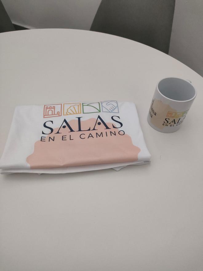 Los nuevos artículos de merchandising de la marca de calidad turística de Salas, en imágenes