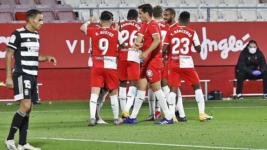 Els jugadors del Girona celebrant el segon gol de Sylla davant del Cartagena a l&#039;estadi (2-1).