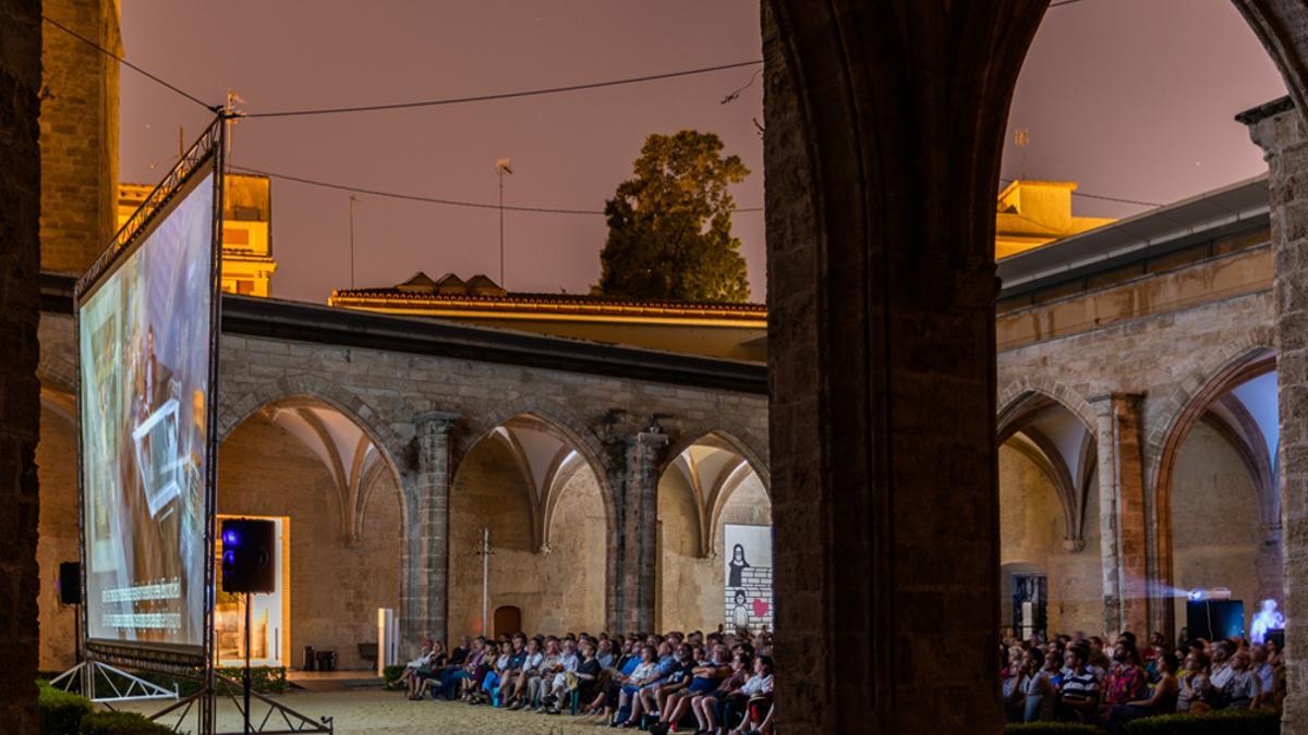 Una edición anterior de Cinema Jove en el Centre del Carme Cultura Contemporànea.