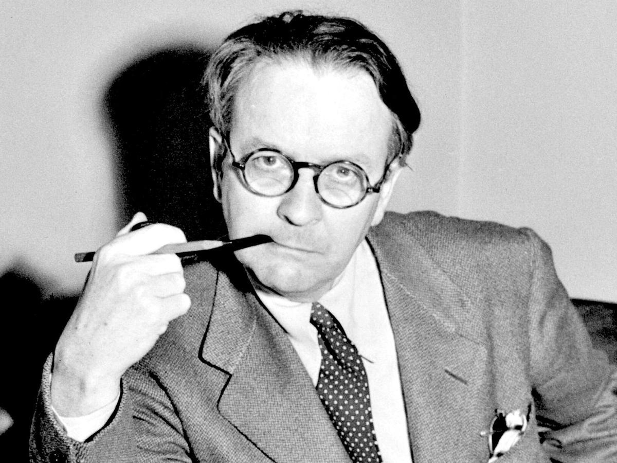 Raymond Chandler.