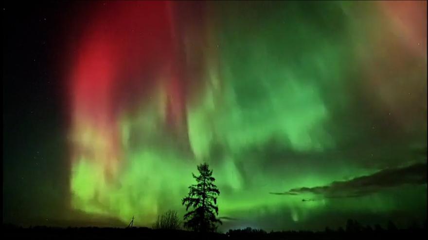 Varias regiones del centro de Rusia disfrutan de una espectacular aurora boreal