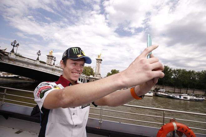 Los pilotos de MotoGP se relajan antes de la batalla de Francia