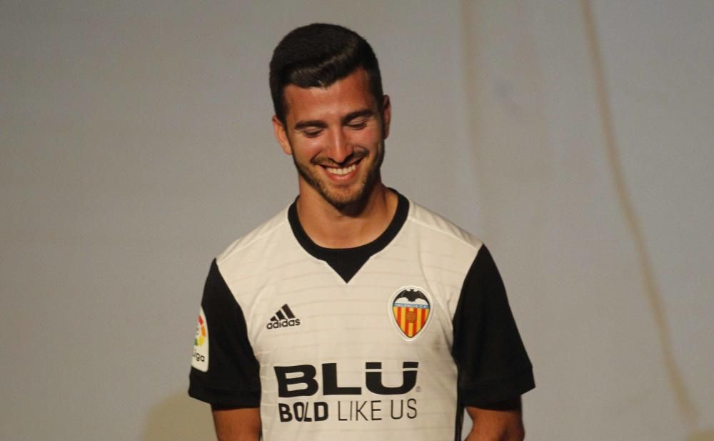 Así son las nuevas camisetas del Valencia CF