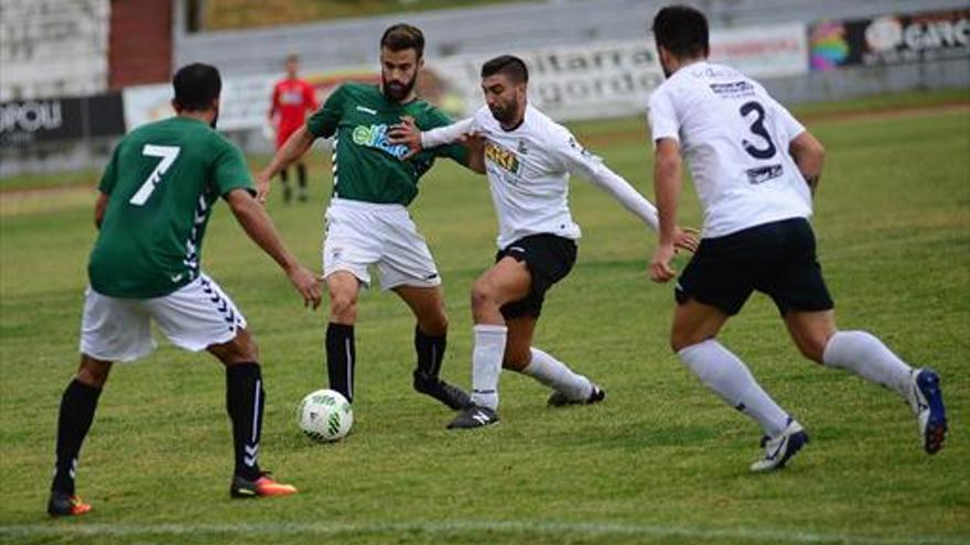 El Badajoz se queda con los puntos