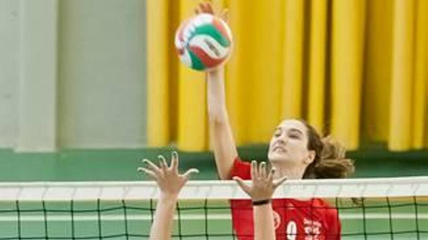 El Xàtiva Voleibol sufre para imponerse 3-2 al SD Petrer