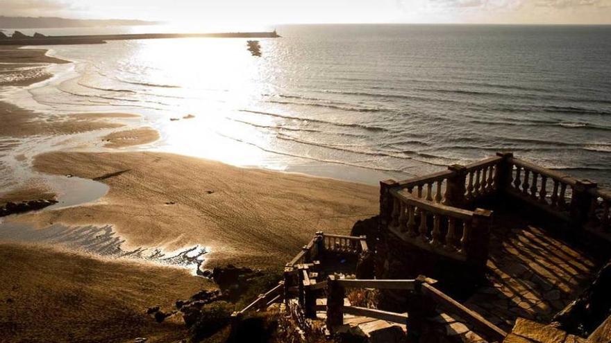 Atardecer en la playa de Los Quebrantos, en La Arena.