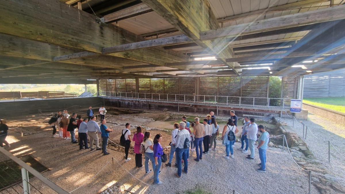 El grupo de Almendralejo visitando restos arqueológicos en Ceprano