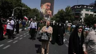 Oposición dividida y represión máxima de la disidencia: ¿existen opciones de una rebelión interna en Irán para derrocar al régimen?