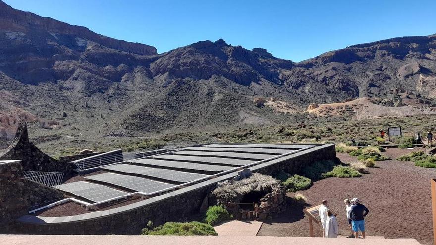 Un centro de visitantes del Parque Nacional del Teide cambia el gasoil por energía solar