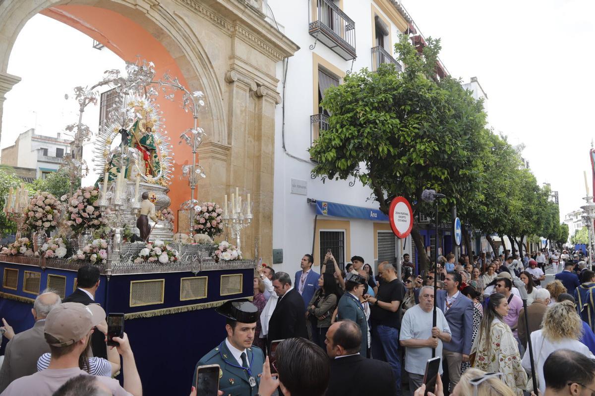 La Virgen de la Cabeza procesiona por la Mezquita-Catedral