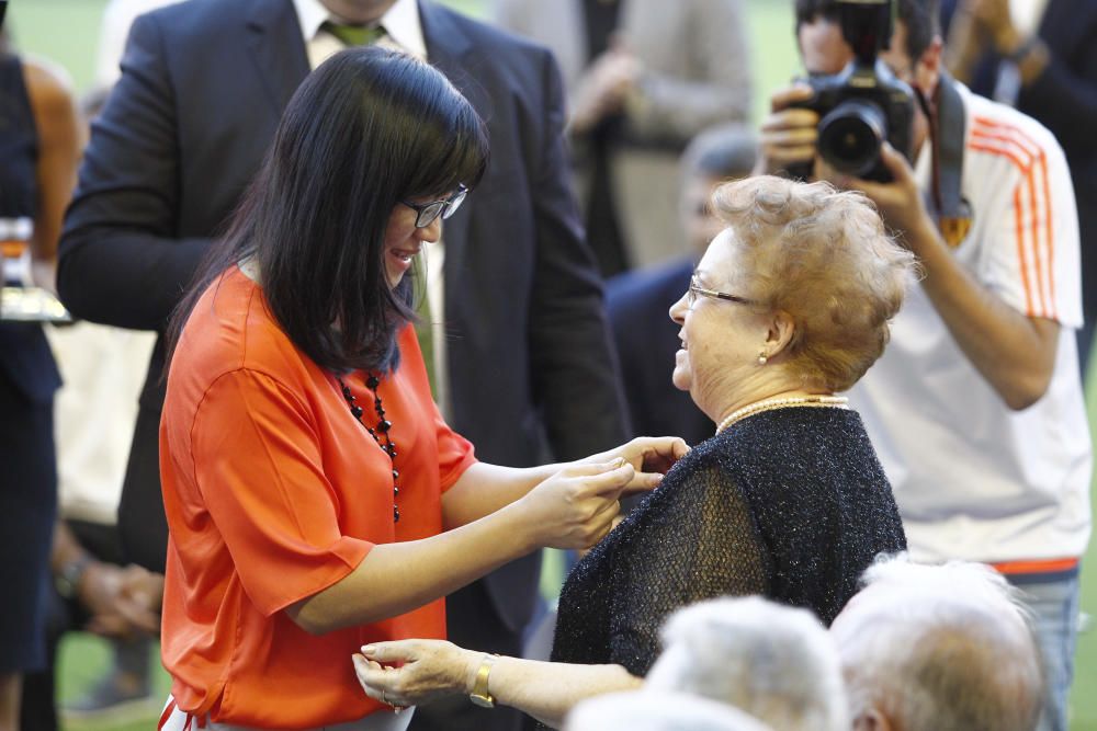 El Valencia rinde homenaje a sus socios más fieles