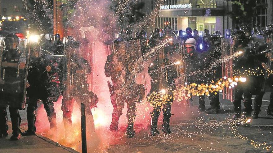 Donald Trump amenaza con sacar a la calle al Ejército