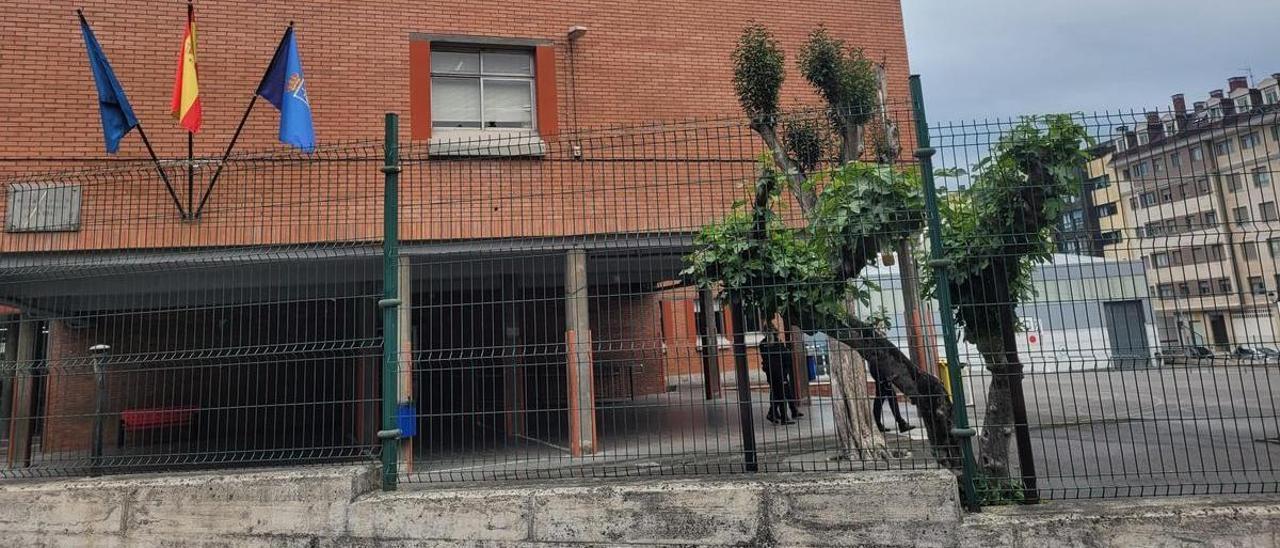 Un barrio y un colegio en shock por la muerte de las dos mellizas de Oviedo.