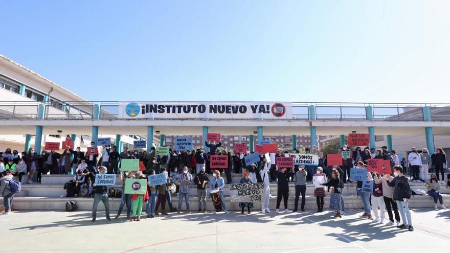 Dos institutos vuelven a reclamar la construcción de un nuevo IES para acabar con la masificación en San Vicente