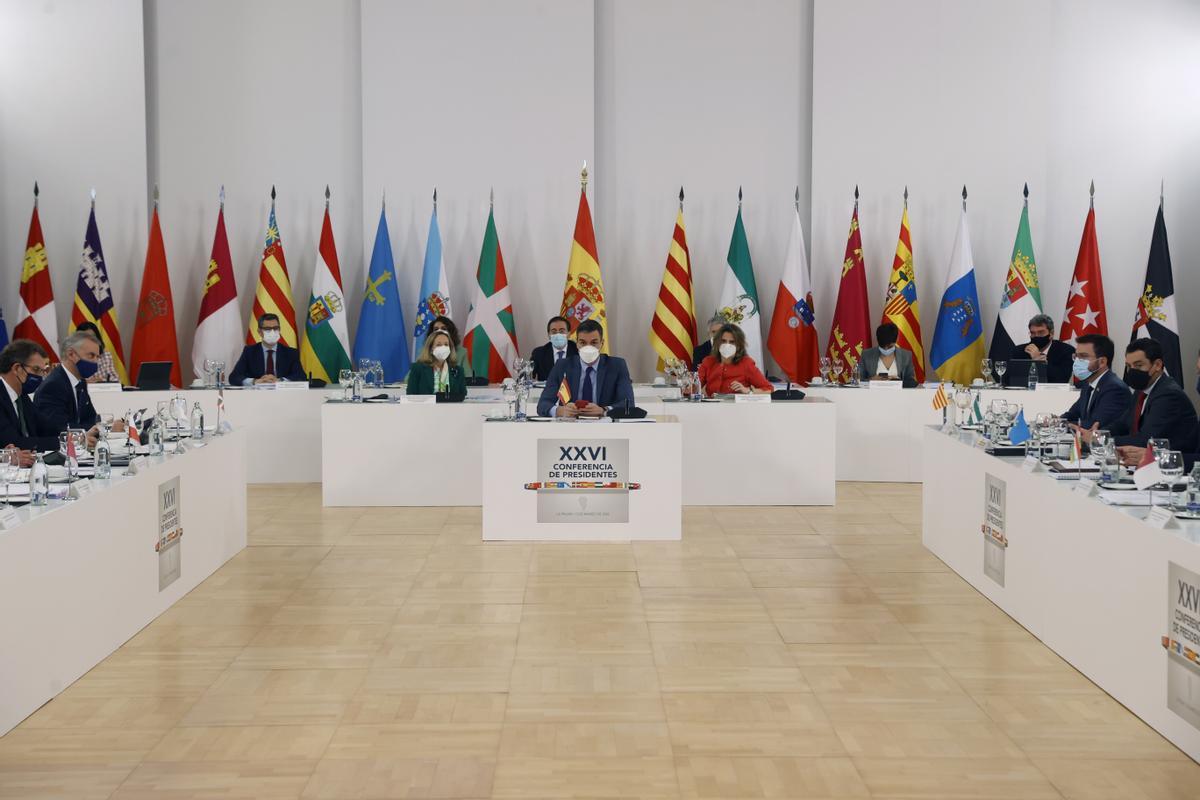 Pedro Sánchez preside la última reunión de la Conferencia de Presidentes celebrada en marzo de 2022 en La Palma.
