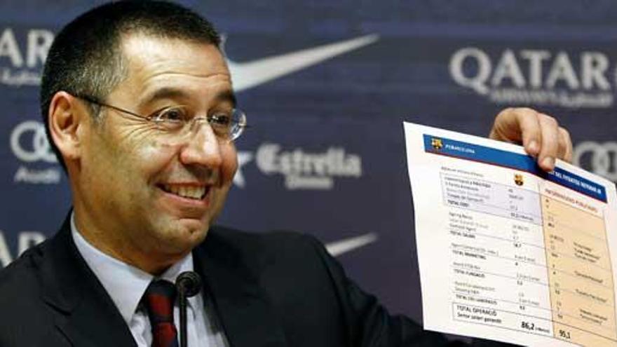 Bartomeu, cuando mostró las cifras del contrato.