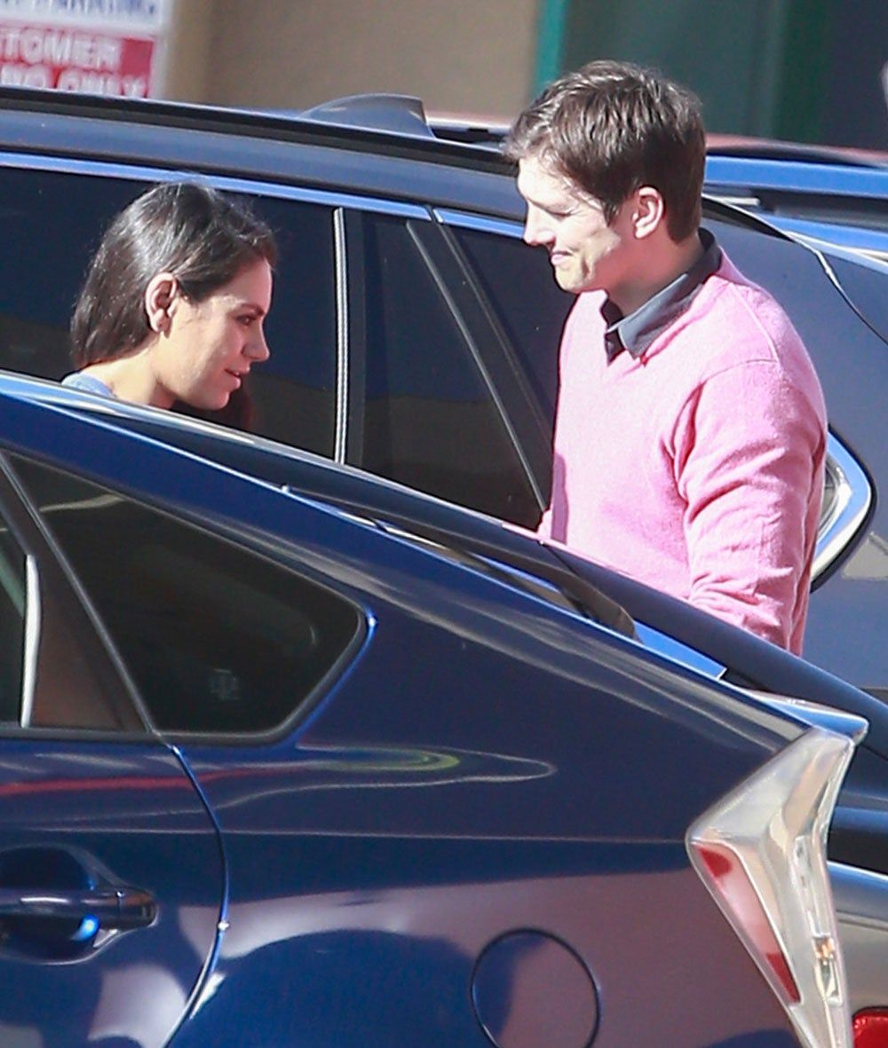 Mila Kunis y Ashton Kutcher, días antes de ser padres de nuevo